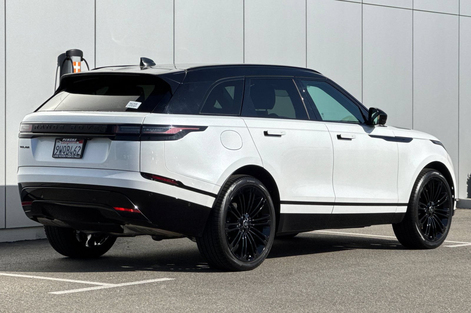 Certified 2026 Land Rover Range Rover Velar Dynamic SE AWD/4WD image 5