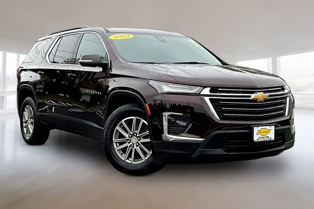 Used 2023 Chevrolet Traverse LT