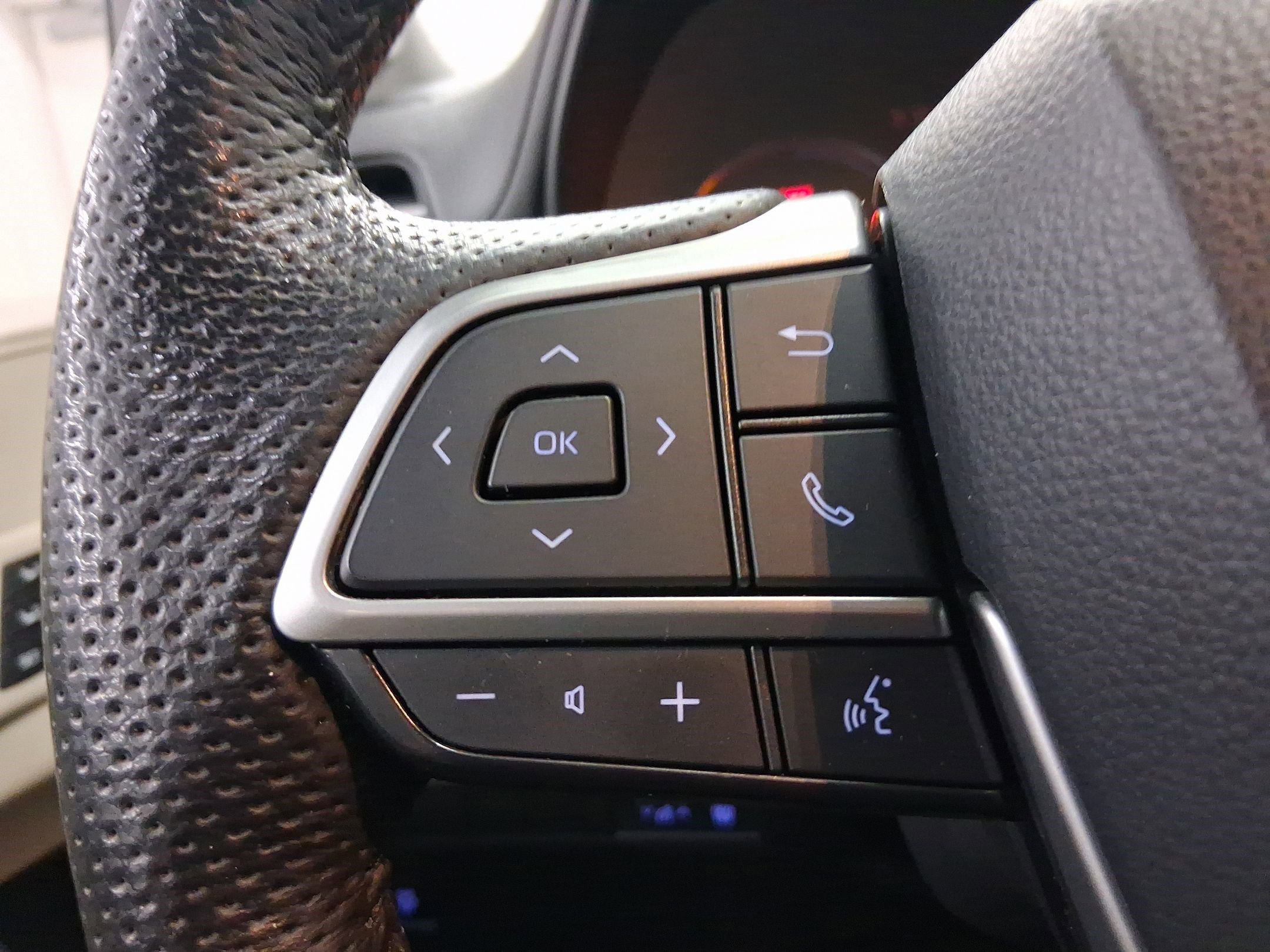 Used 2021 Toyota Sienna Limited image 14