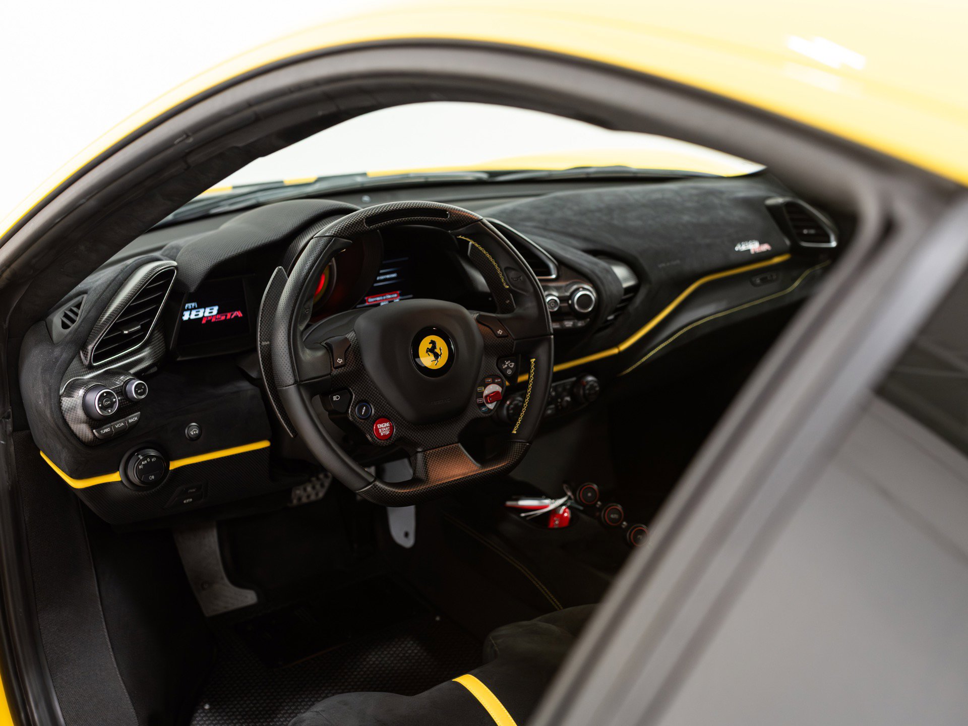 Used 2019 Ferrari 488 Pista Coupe image 28