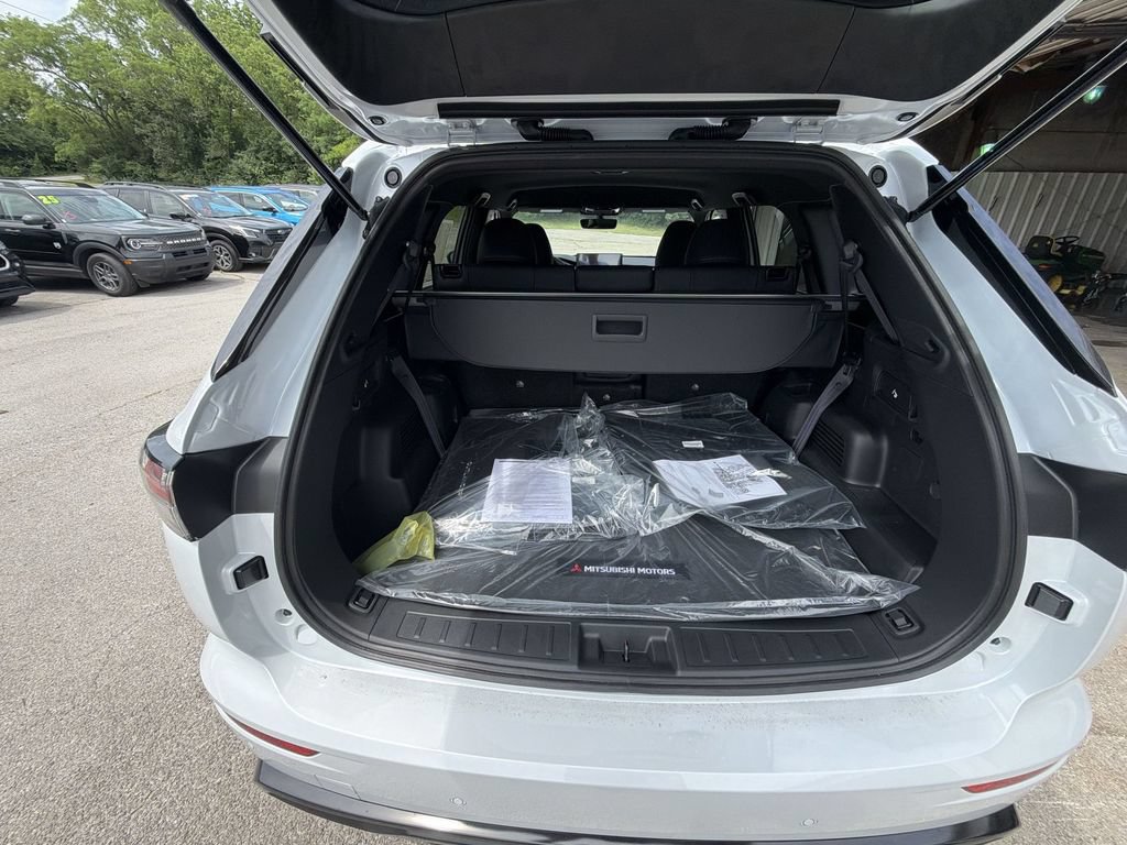 New 2026 Mitsubishi Outlander LE FWD image 22