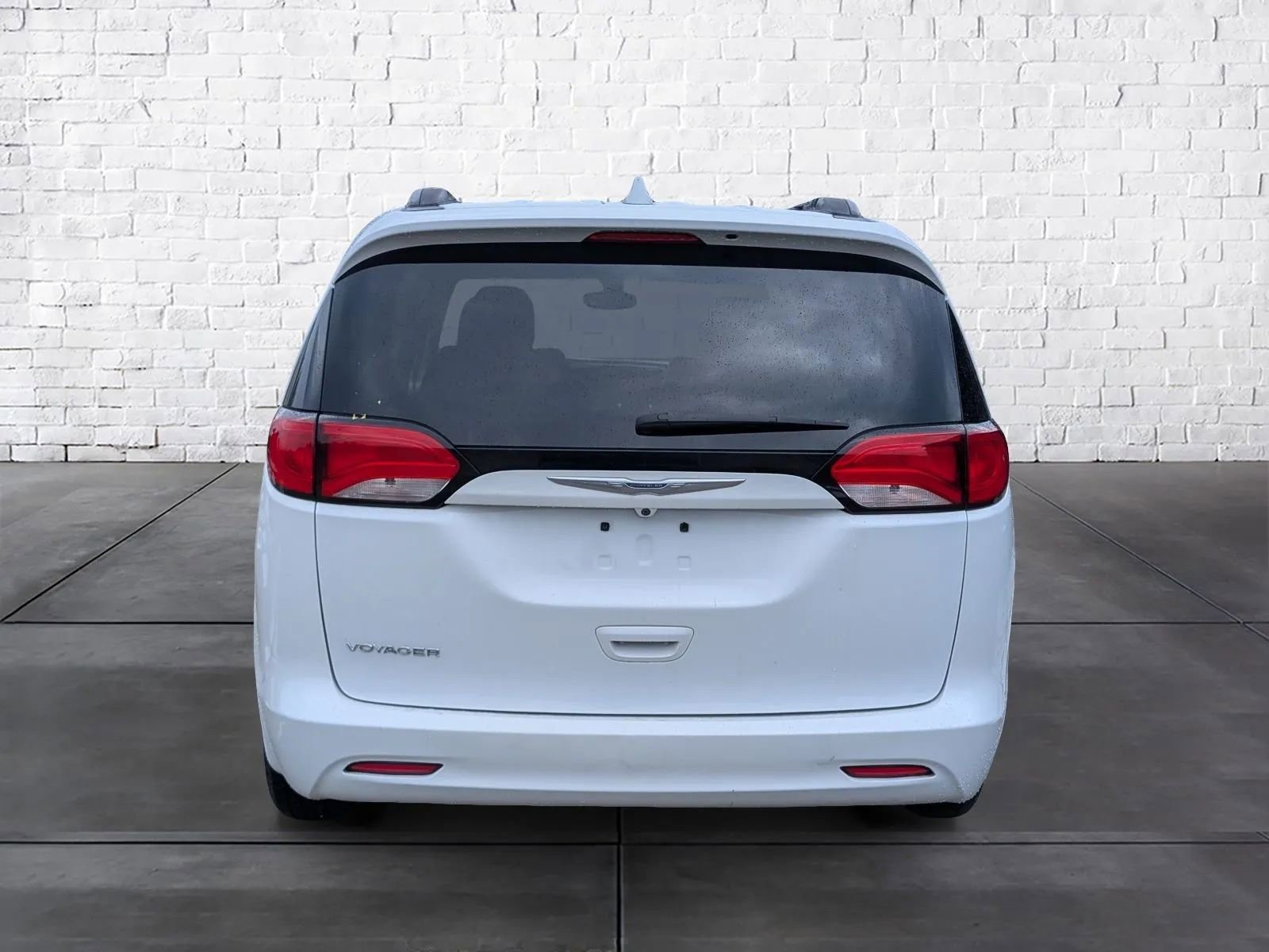 Used 2020 Chrysler Voyager Lxi image 3