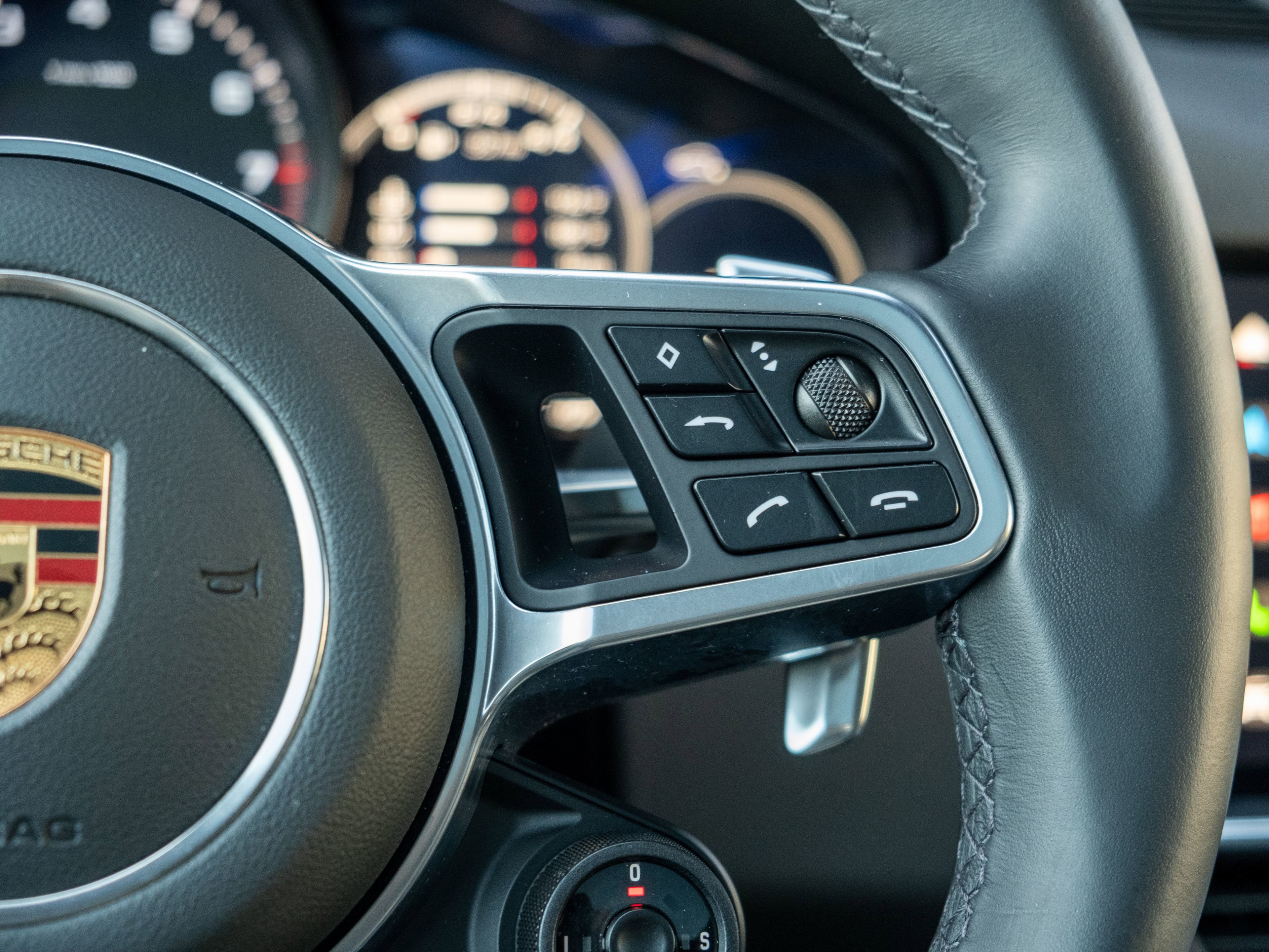 Certified 2023 Porsche Cayenne Coupe image 26