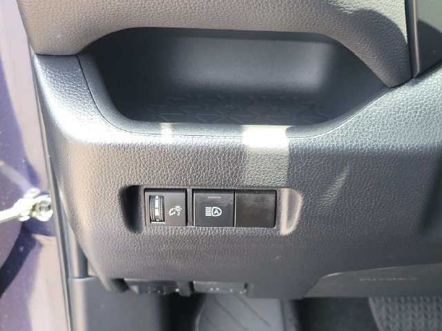 Used 2023 Toyota RAV4 XLE FWD image 15