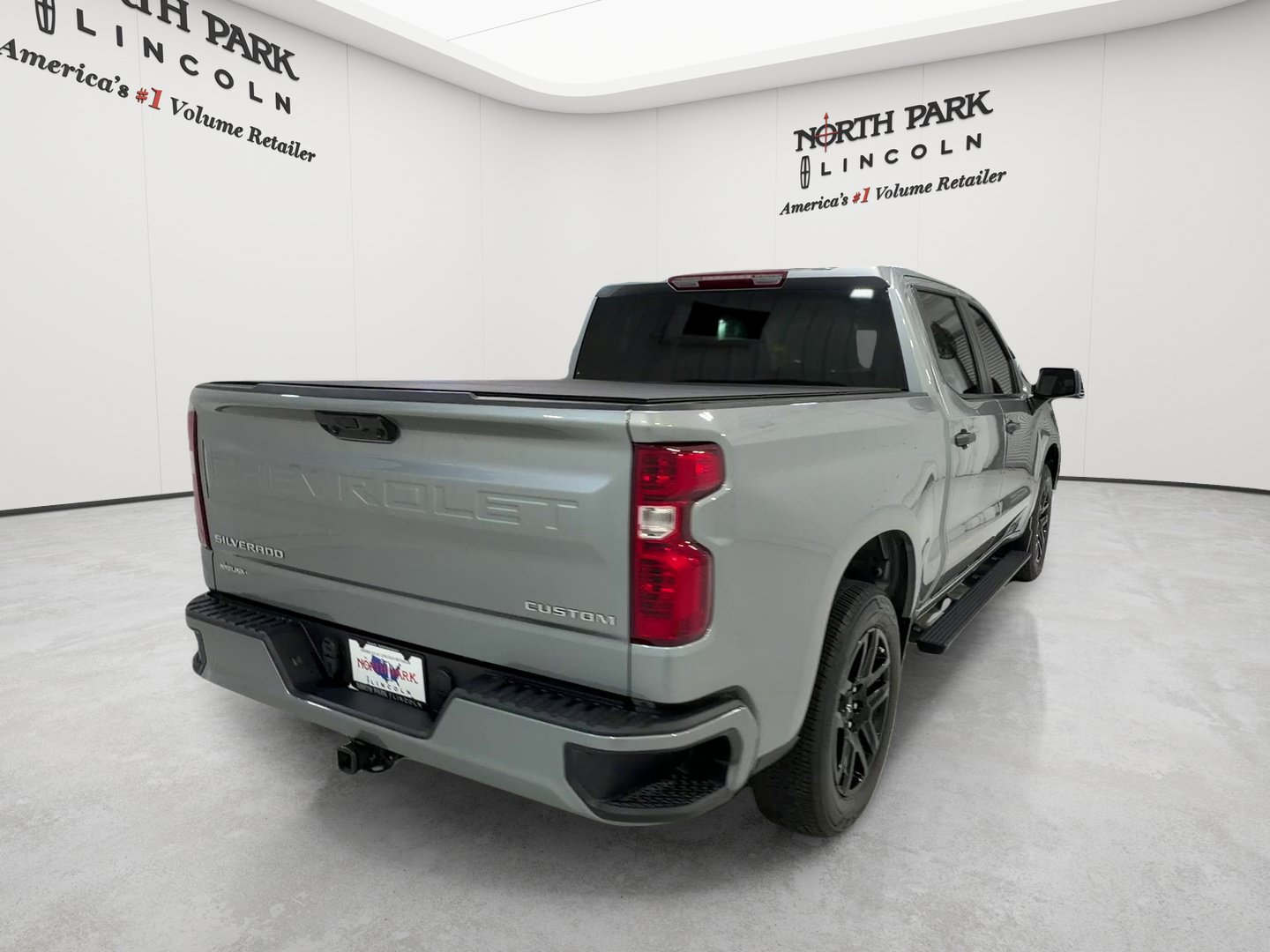 Used 2024 Chevrolet Silverado 1500 Custom RWD image 5