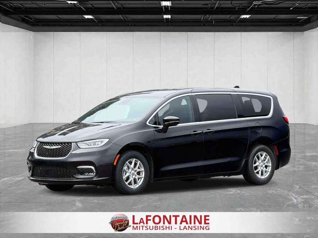 Used 2025 Chrysler Pacifica Select FWD video 1