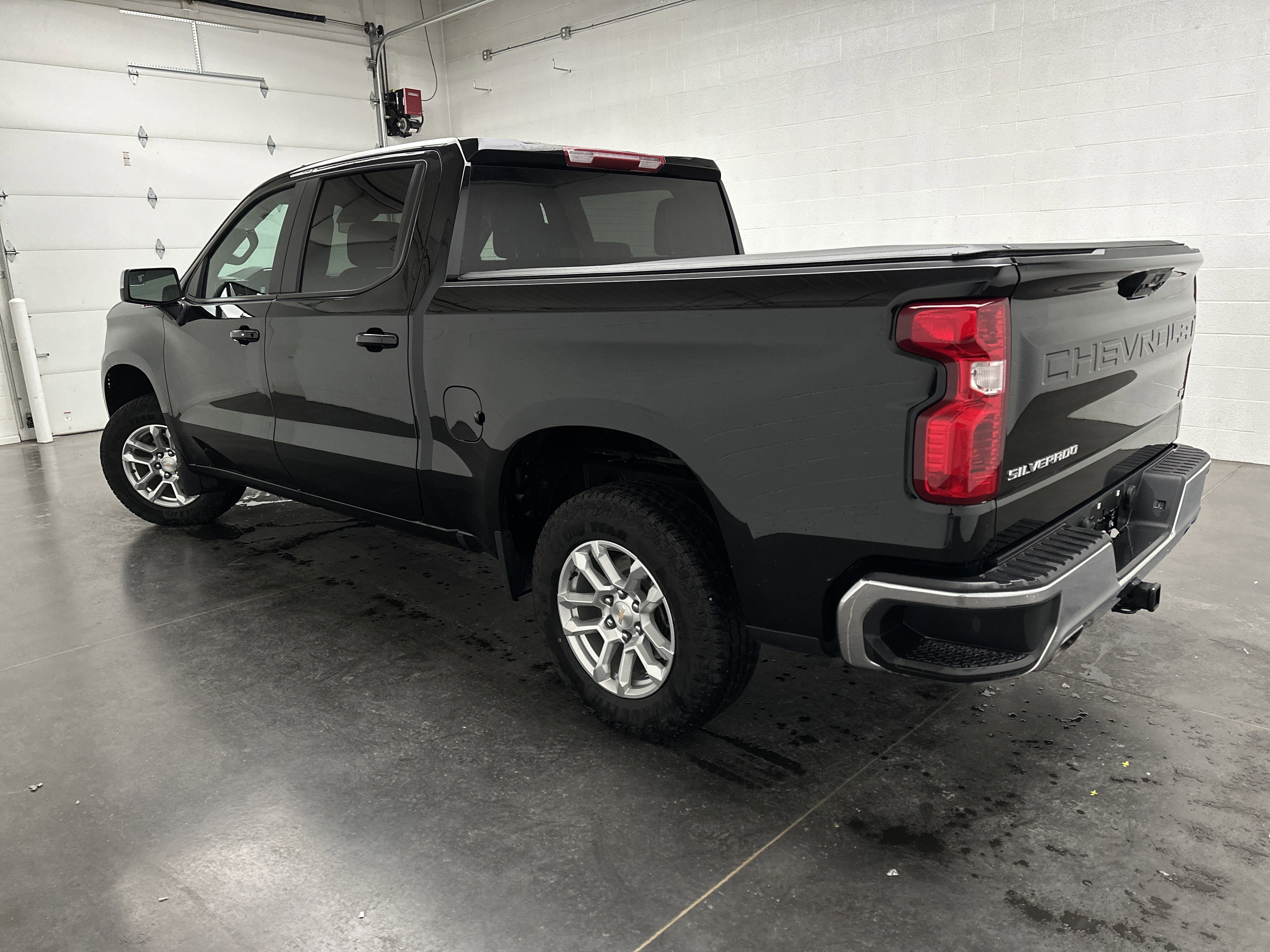 Used 2024 Chevrolet Silverado 1500 LT w/ Z71 Off-Road Package image 7