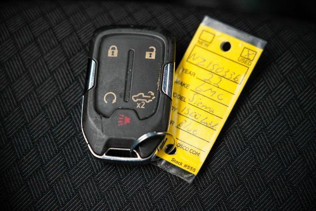 Used 2022 GMC Sierra 1500 SLE image 34