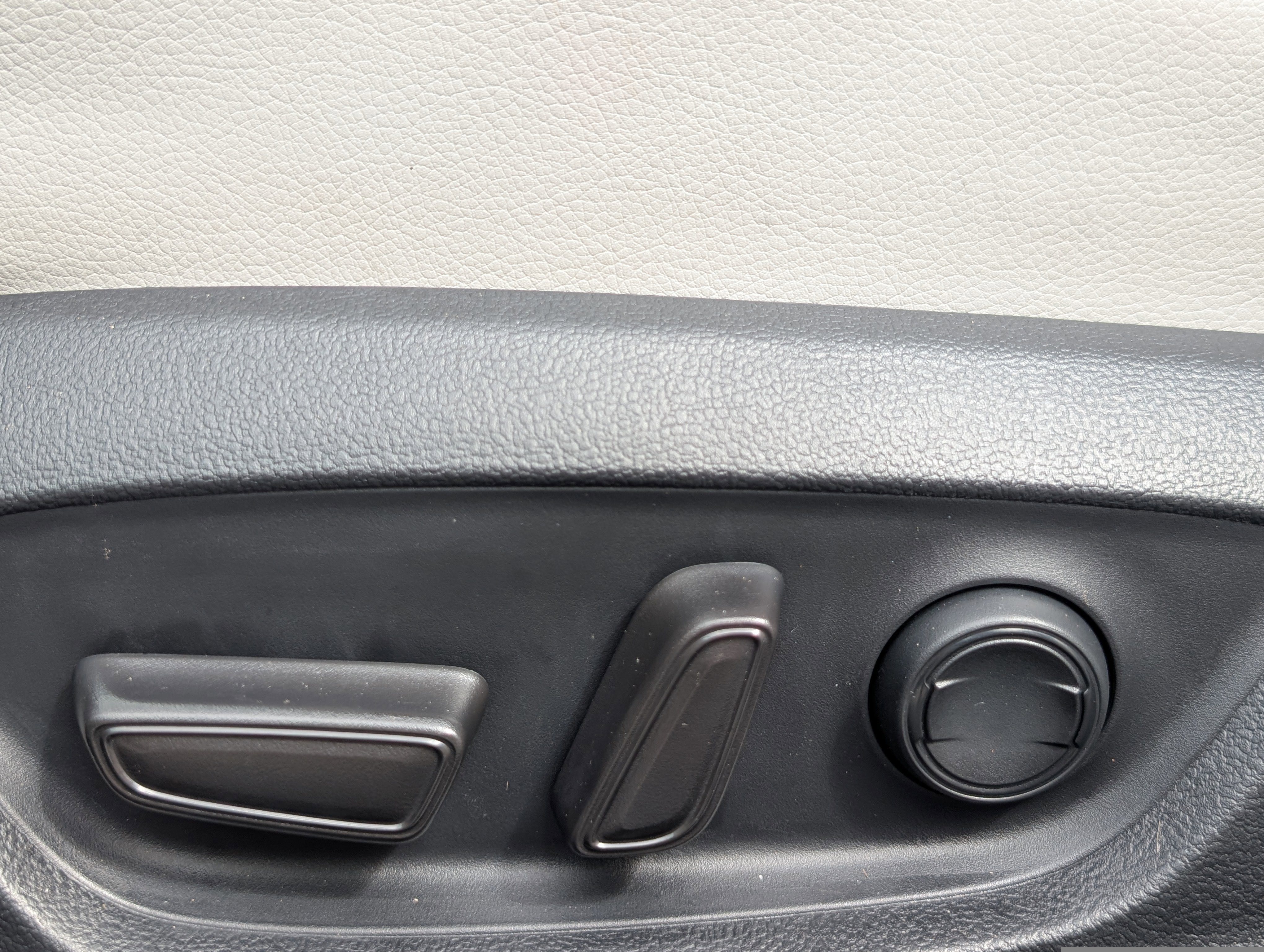 Used 2022 Toyota Camry XLE image 19