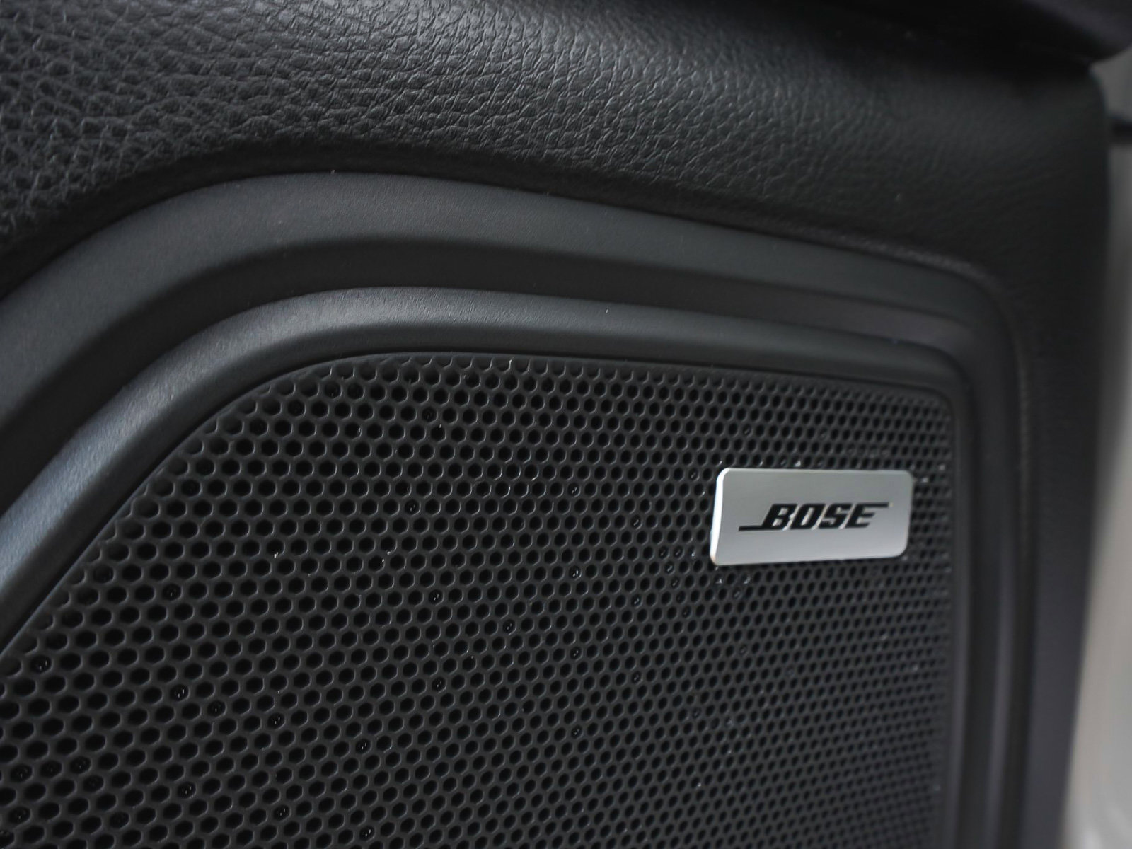 Used 2022 Porsche Macan AWD/4WD image 11