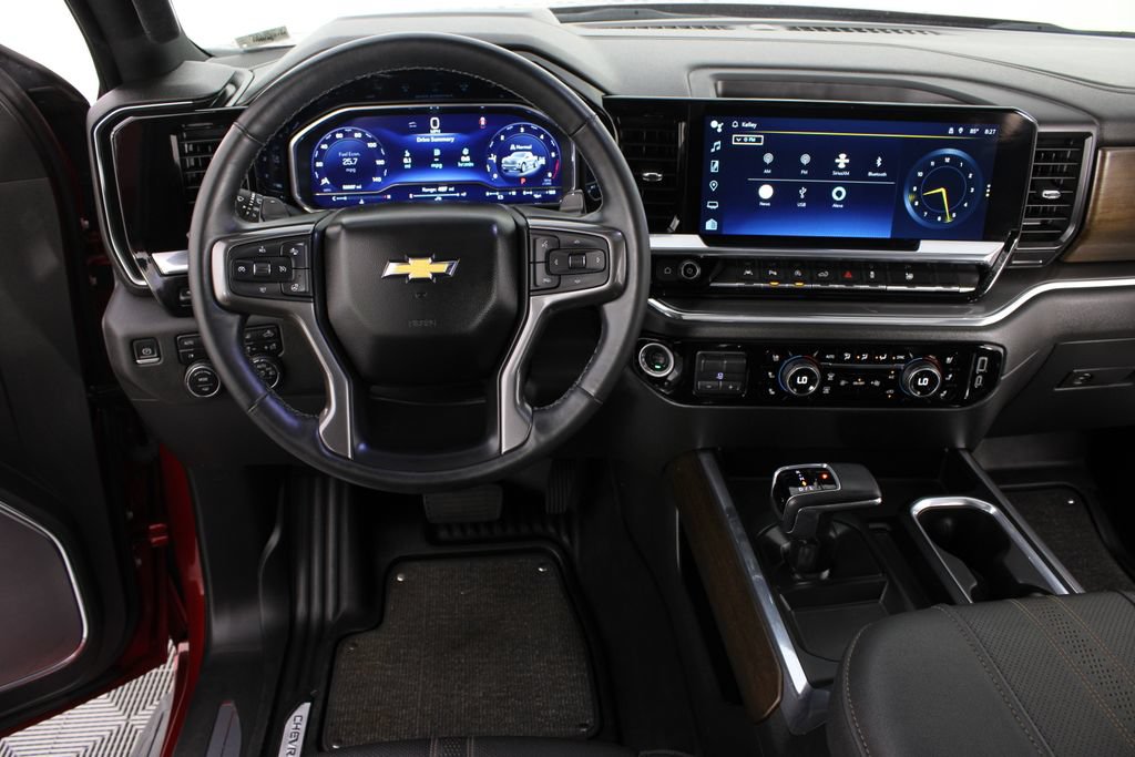 Used 2023 Chevrolet Silverado 1500 High Country w/ Technology Package AWD/4WD image 13