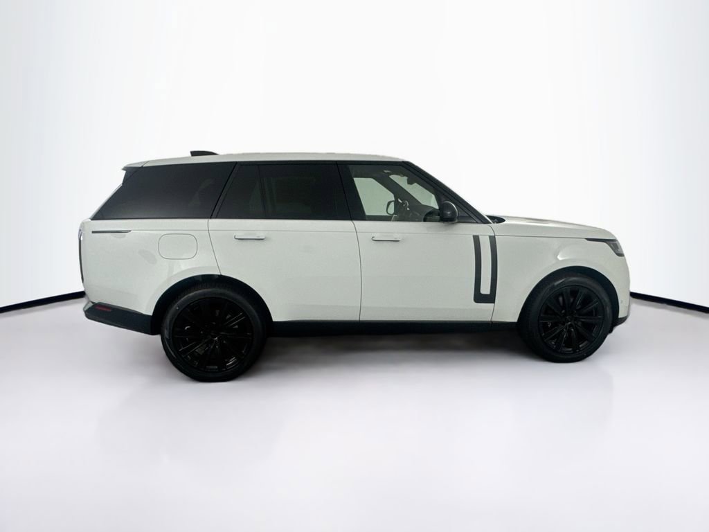 New 2026 Land Rover Range Rover SE image 4