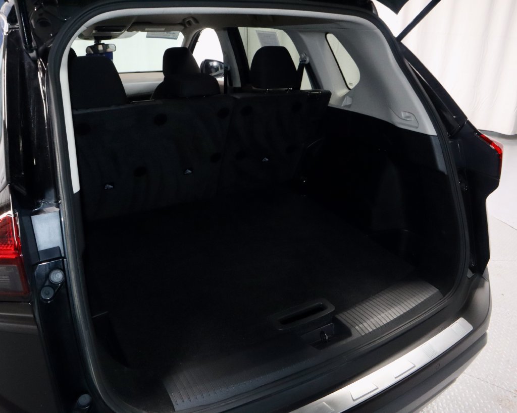 Used 2023 Nissan Rogue SV AWD/4WD image 12