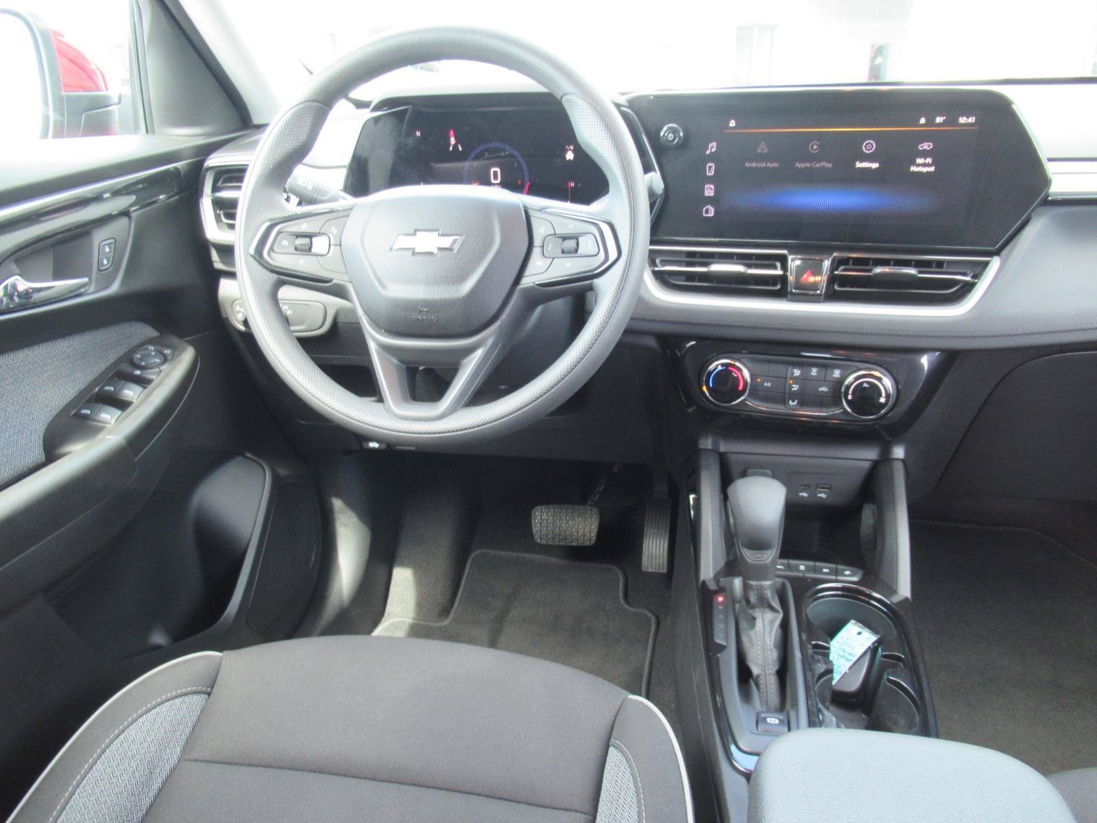 Certified 2024 Chevrolet TrailBlazer LT w/ Driver Confidence Package FWD image 13
