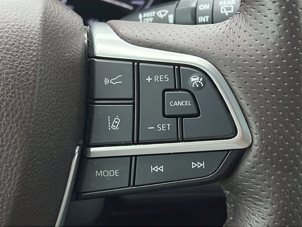 Used 2021 Toyota Sienna Platinum AWD/4WD image 21