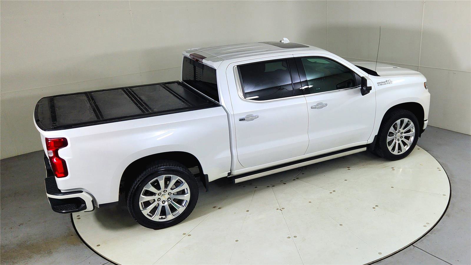 Used 2021 Chevrolet Silverado 1500 High Country image 22