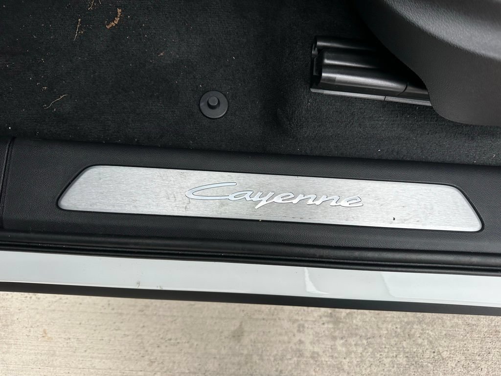 Used 2026 Porsche Cayenne E-Hybrid Coupe AWD/4WD image 23