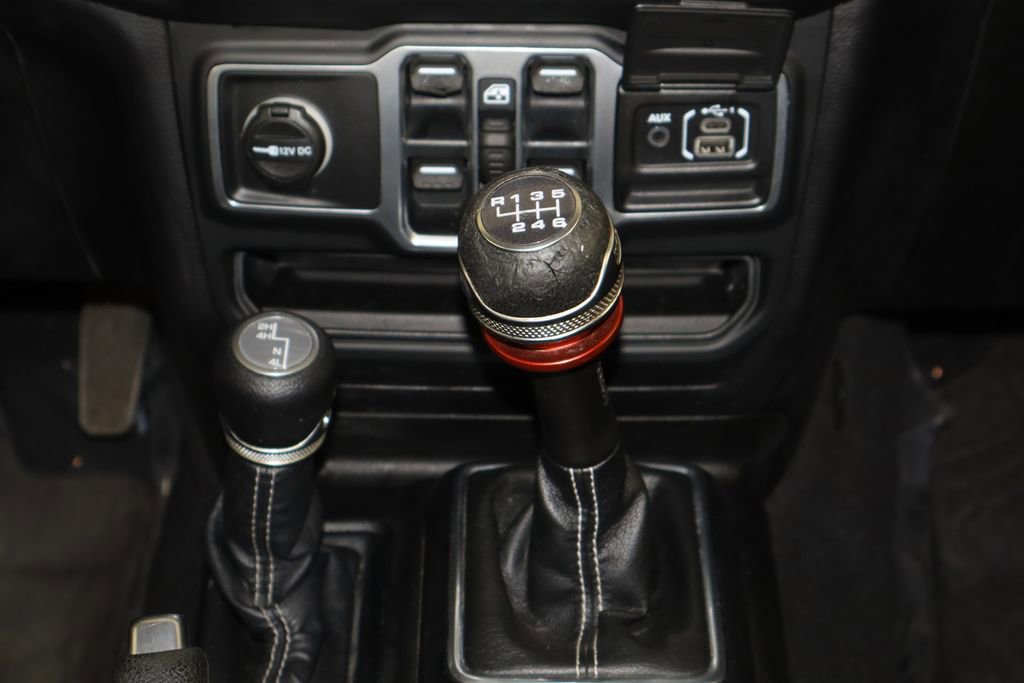 Used 2018 Jeep Wrangler Unlimited Sahara image 27