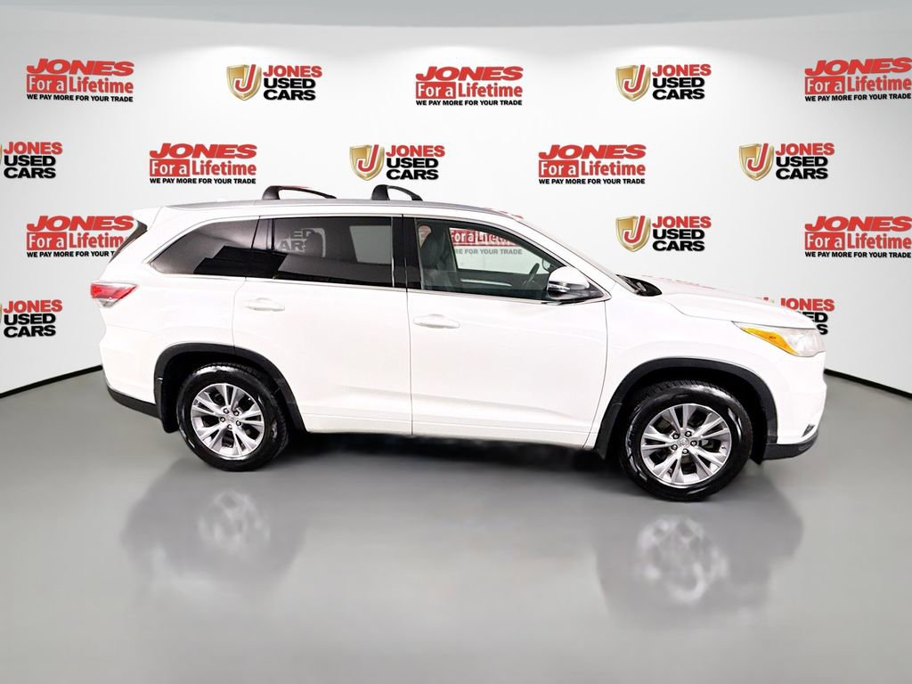 Used 2014 Toyota Highlander XLE AWD/4WD image 19