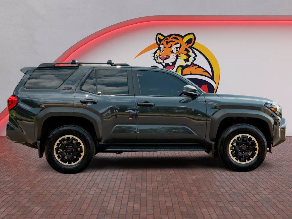 Used 2025 Toyota 4Runner TRD Off-Road Premium AWD/4WD image 4