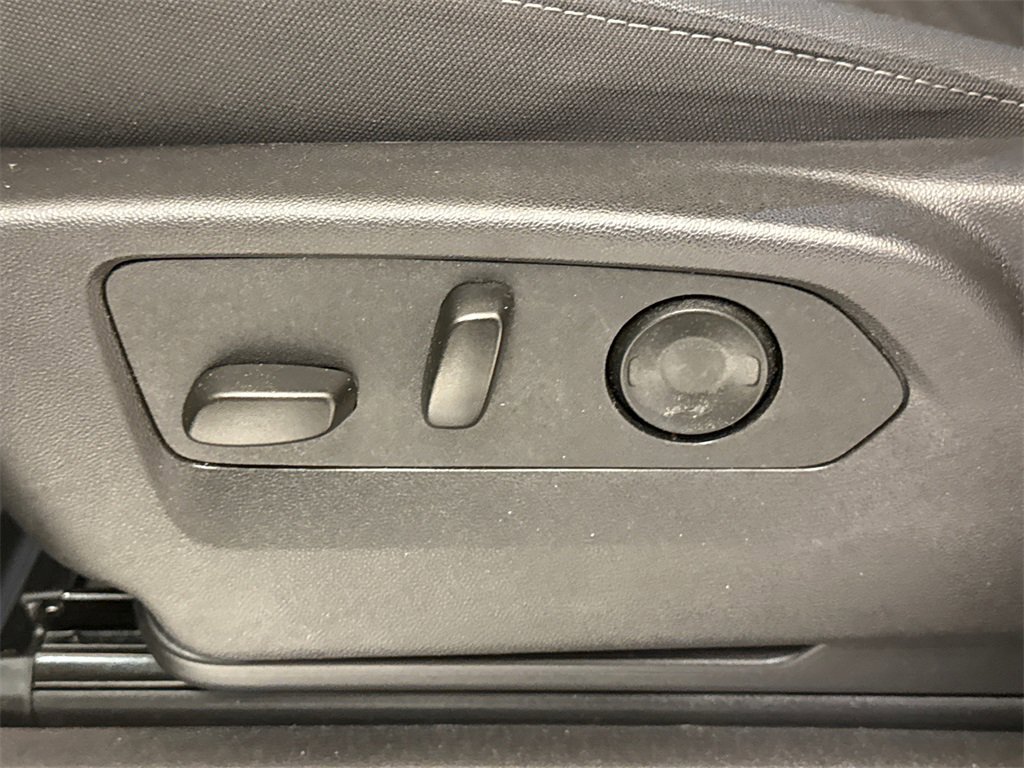 Used 2025 Chevrolet Silverado 1500 Custom Trail Boss w/ LPO, Dark Essentials Package image 22