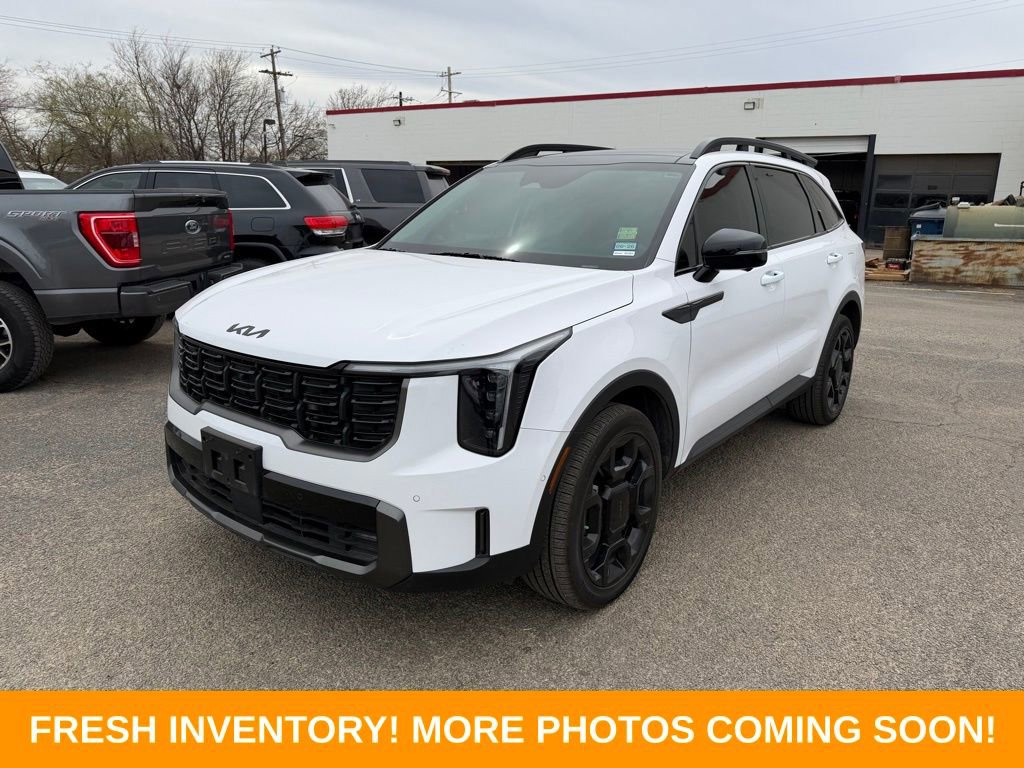 Used 2025 Kia Sorento SX image 3