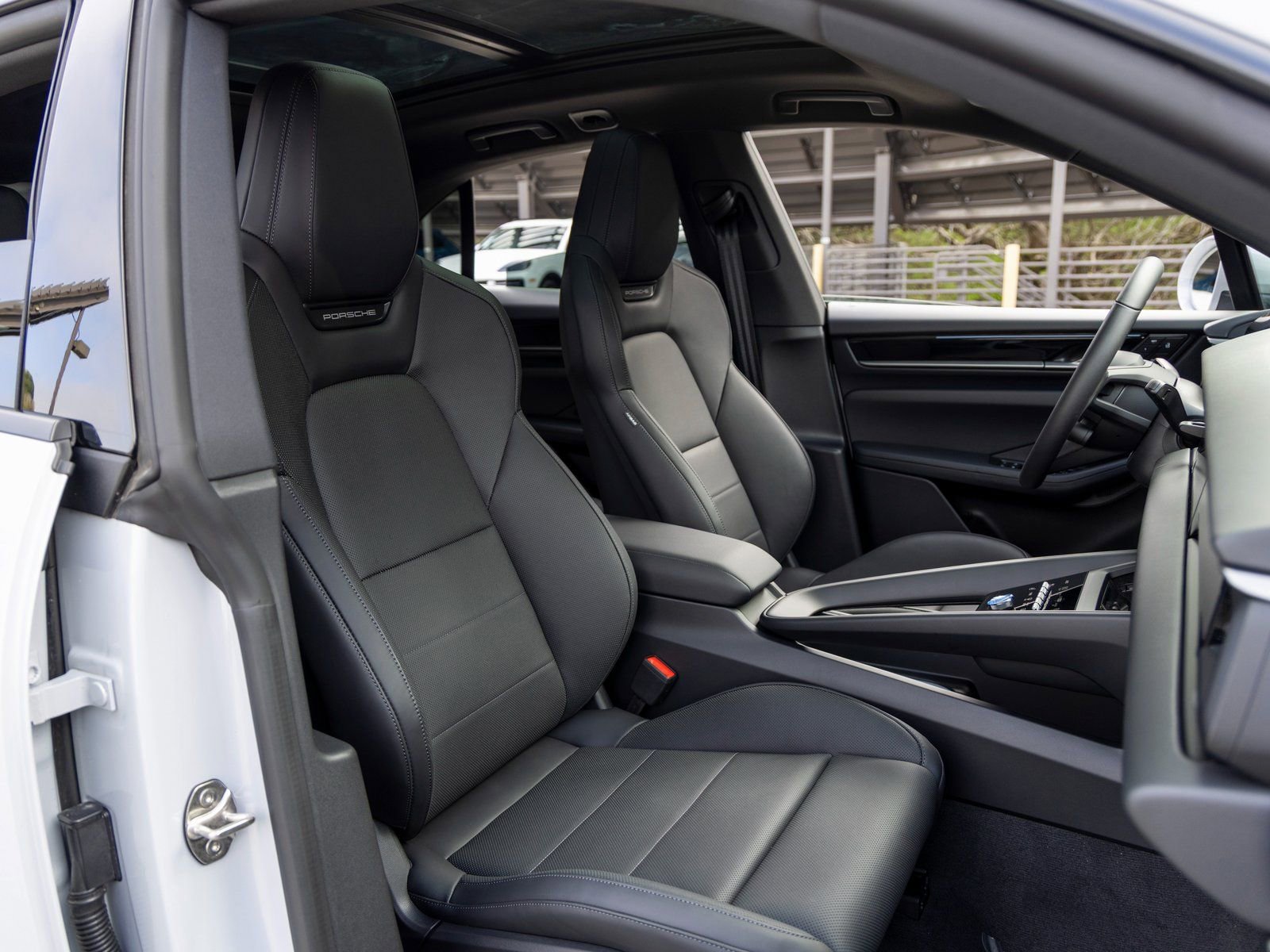 New 2025 Porsche Macan Electric image 57