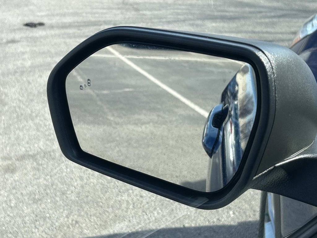 Used 2021 Ford Explorer XLT w/ Equipment Group 202A image 16