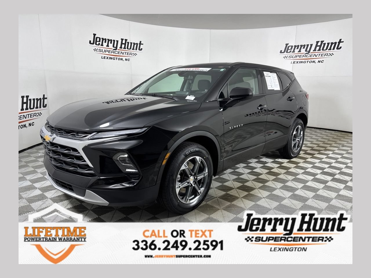 Used 2025 Chevrolet Blazer LT AWD/4WD image 1