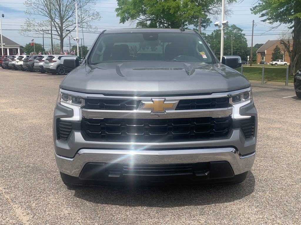 Used 2025 Chevrolet Silverado 1500 LT RWD image 3