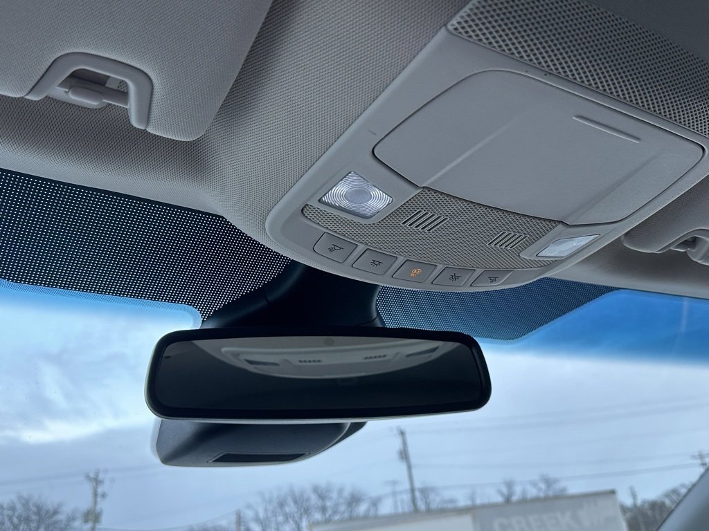 Used 2020 Ford Edge Titanium image 37