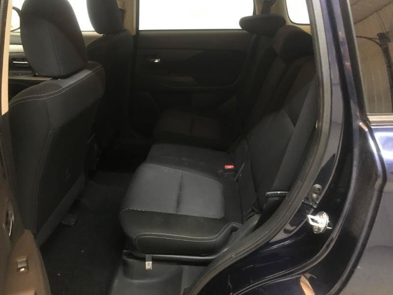 Used 2016 Mitsubishi Outlander SE AWD/4WD image 10