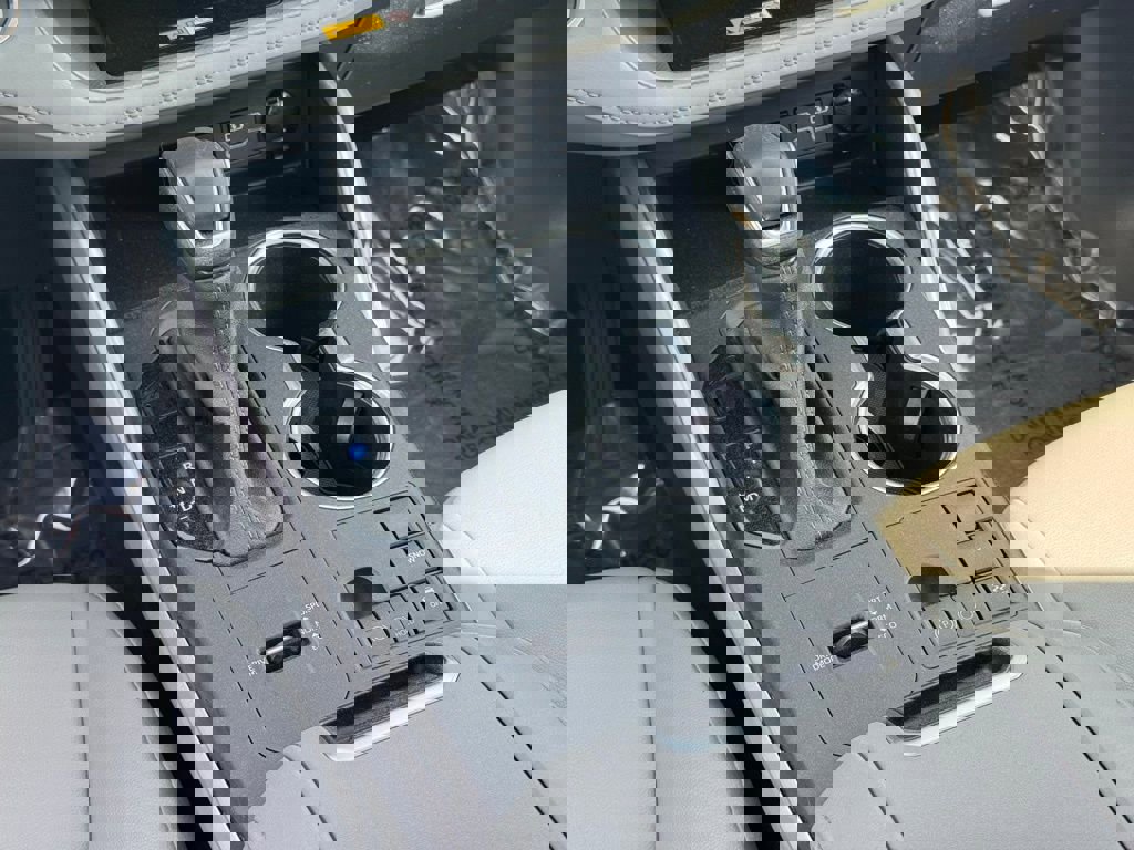 Certified 2024 Toyota Highlander XLE image 18