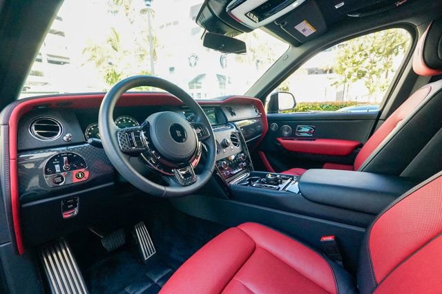 Used 2023 Rolls-Royce Cullinan Black Badge w/ Driver's Package image 56
