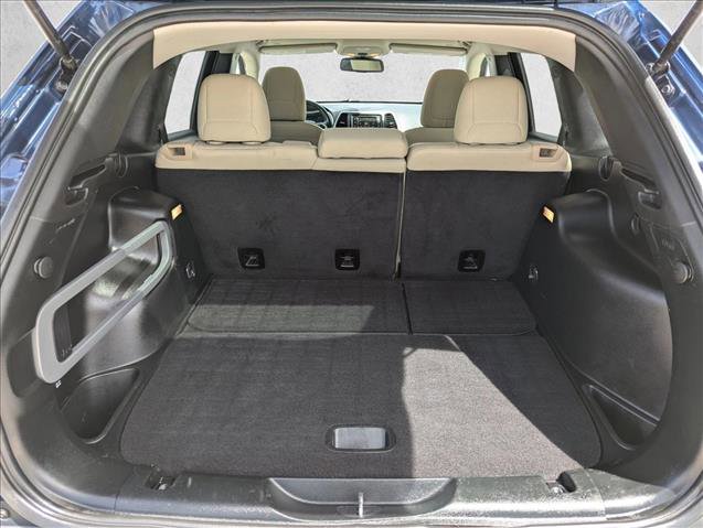 Used 2018 Jeep Cherokee Latitude w/ Cold Weather Group AWD/4WD image 6