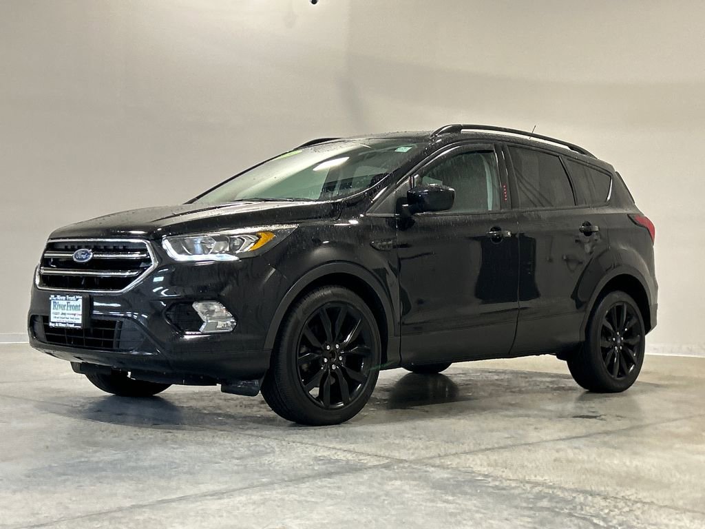 Used 2019 Ford Escape SE image 2
