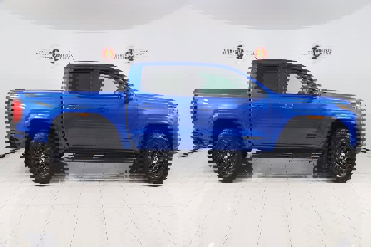 Used 2023 GMC Canyon Elevation w/ Convenience Package image 2