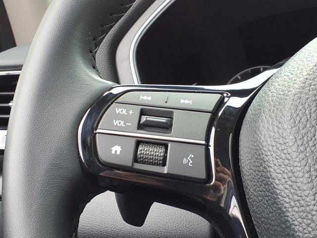 Certified 2025 Honda Pilot Touring image 22