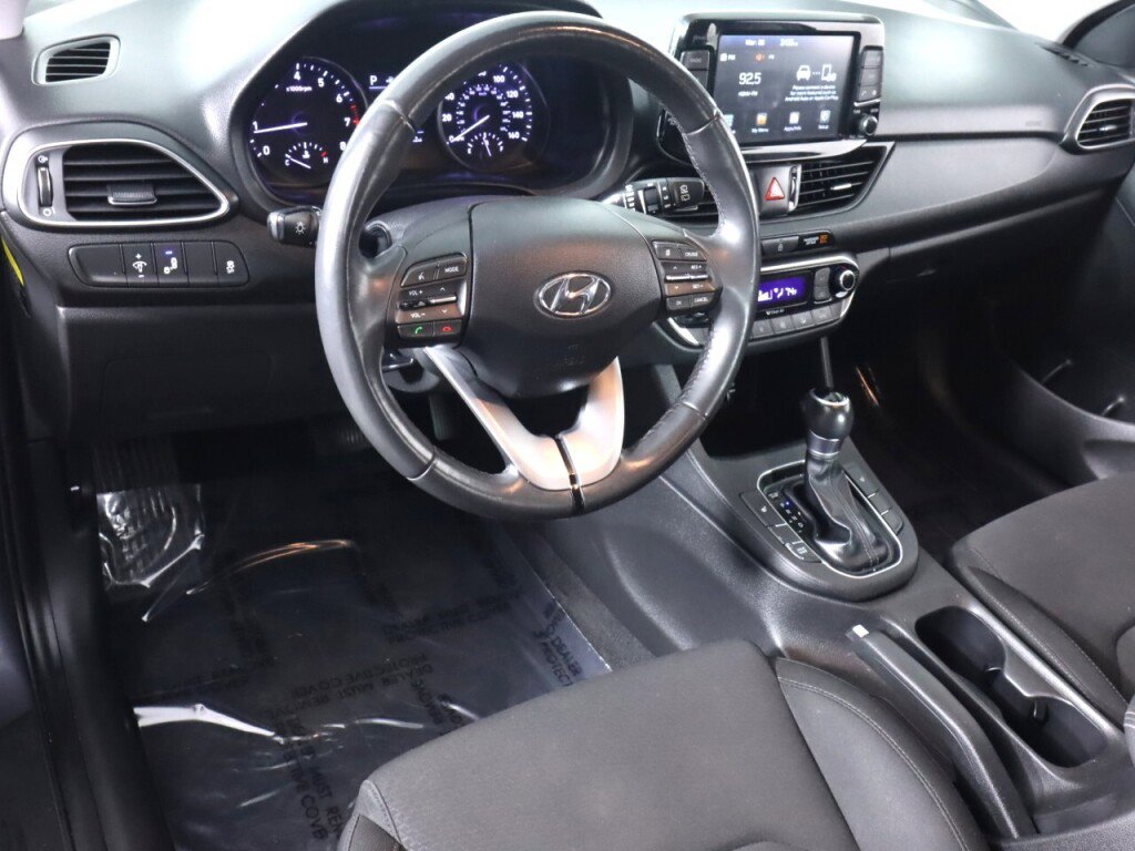 Used 2018 Hyundai Elantra GT w/ Style Package 02 FWD image 9