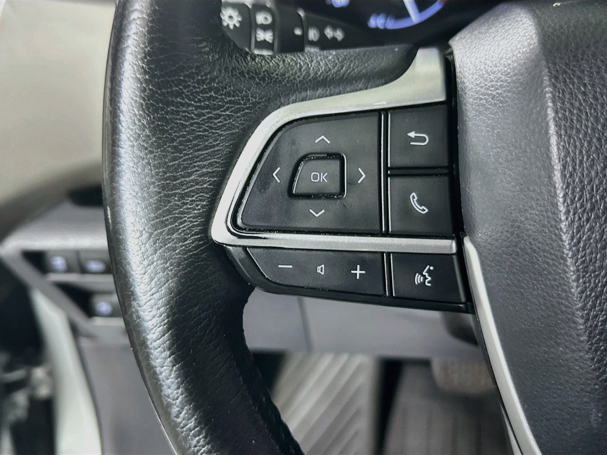 Used 2021 Toyota Sienna XLE FWD image 16