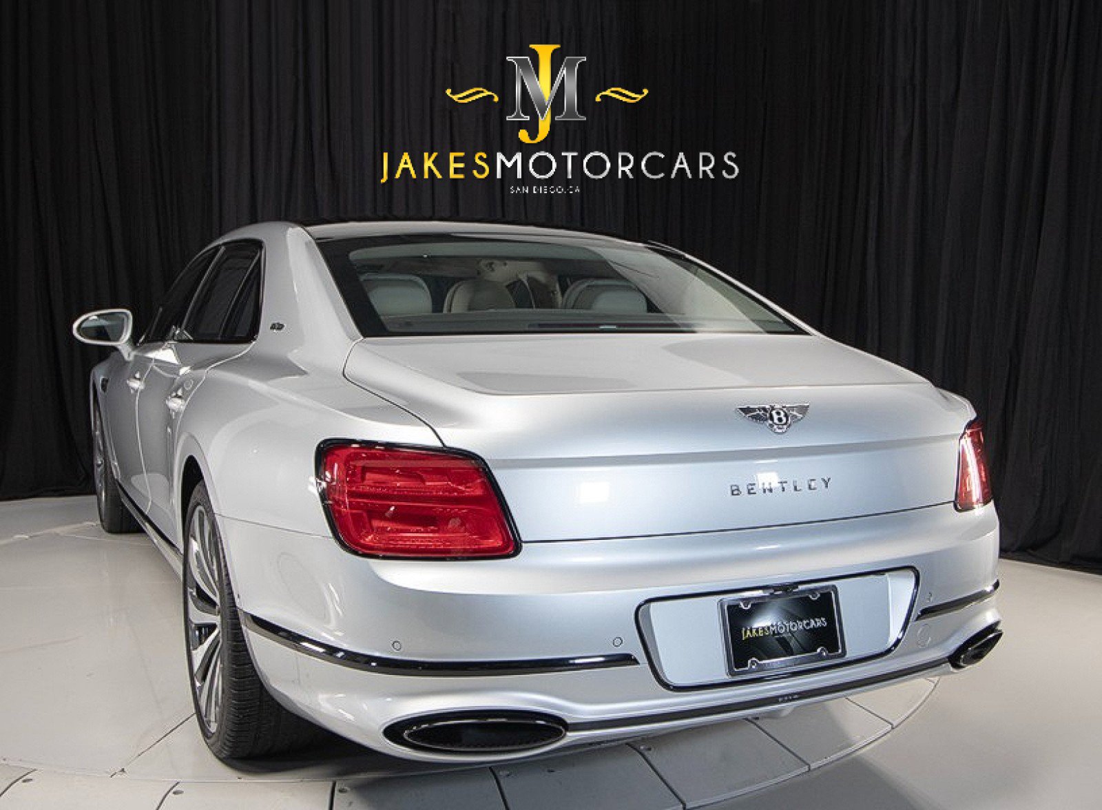 Used 2021 Bentley Flying Spur W12 image 8