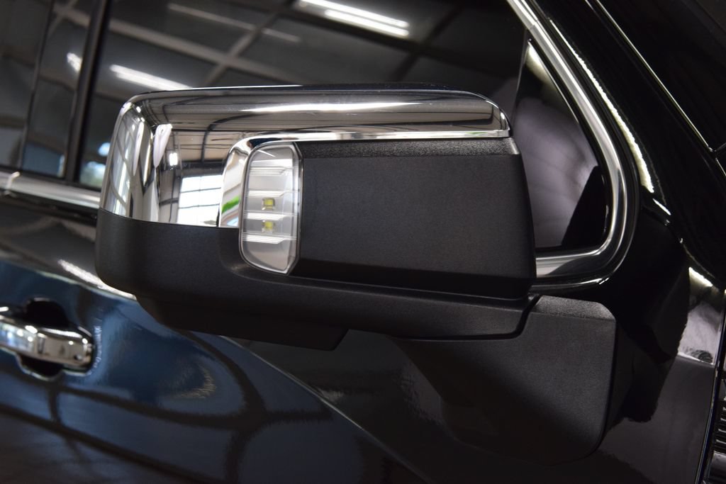 Used 2024 GMC Sierra 1500 Denali AWD/4WD image 18