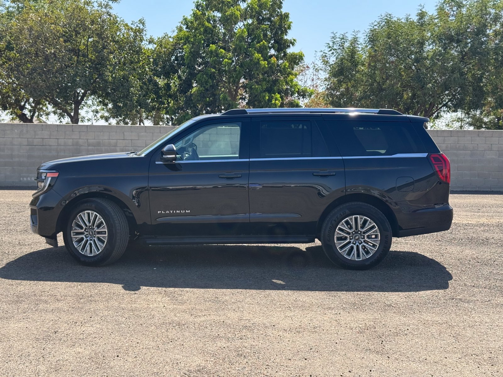Used 2026 Ford Expedition Platinum AWD/4WD image 8