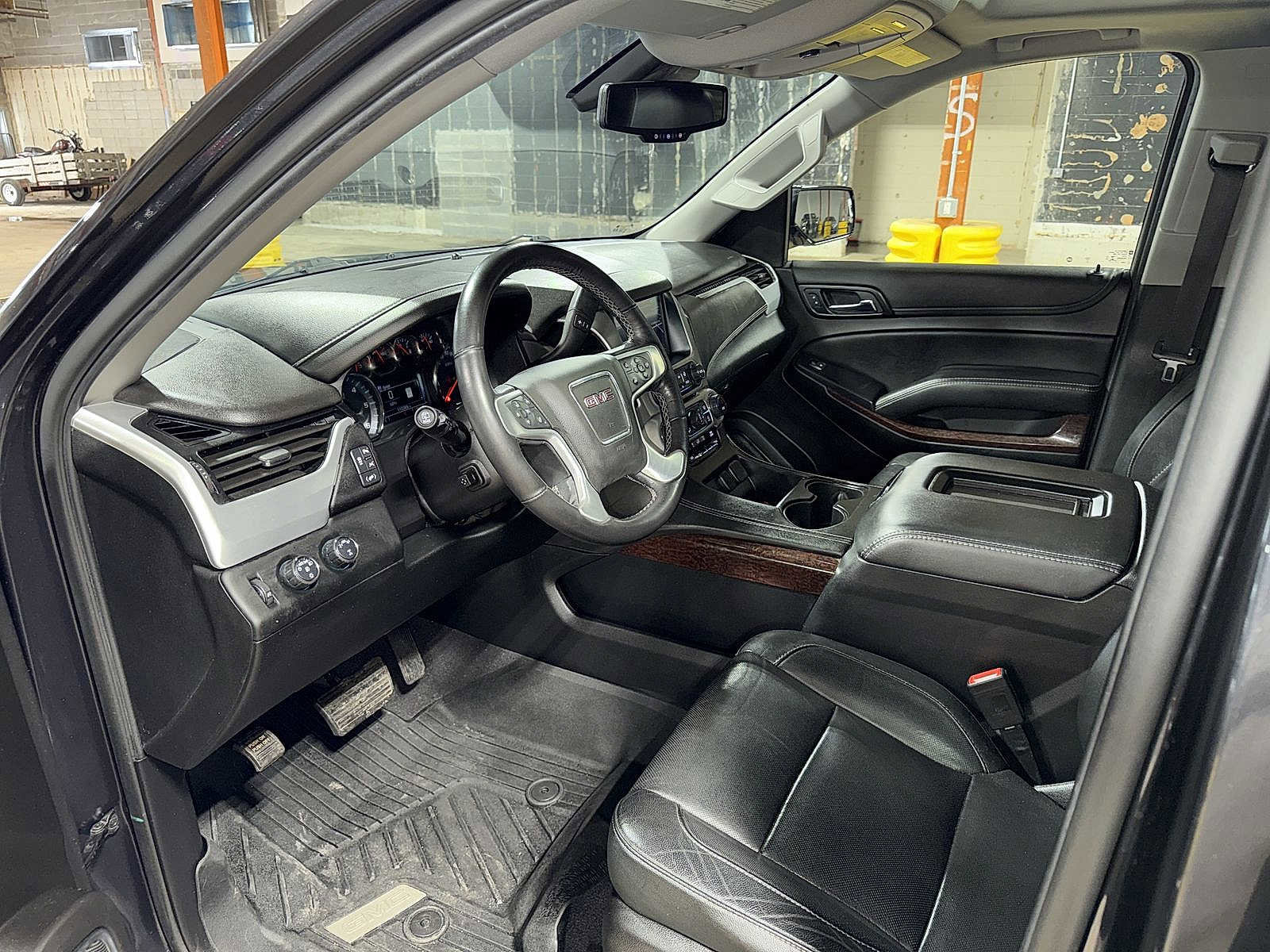 Used 2020 GMC Yukon XL SLT w/ Premium Edition image 32