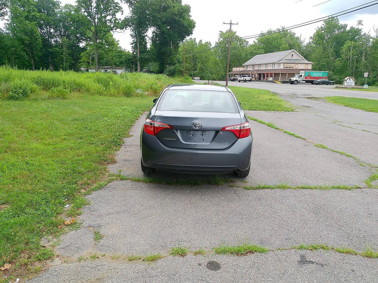 Used 2014 Toyota Corolla L FWD image 3
