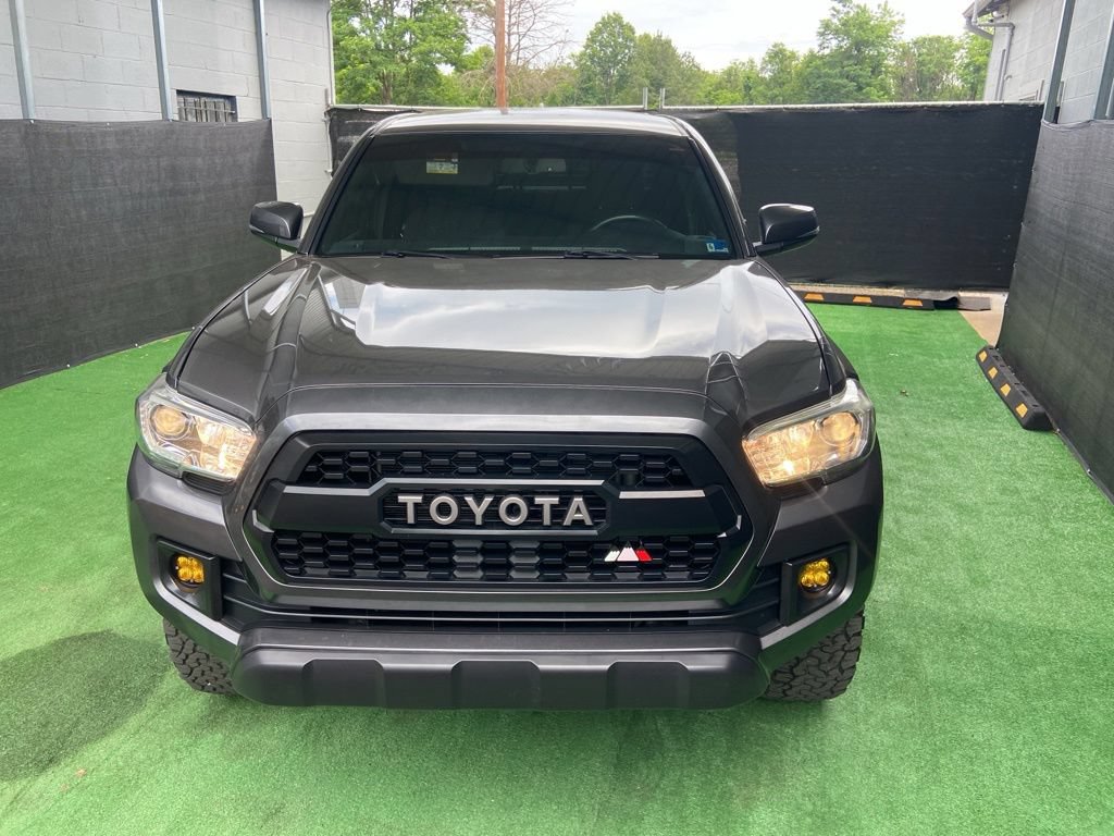 Used 2017 Toyota Tacoma TRD Off-Road w/ Tow Package (A/T) AWD/4WD image 11