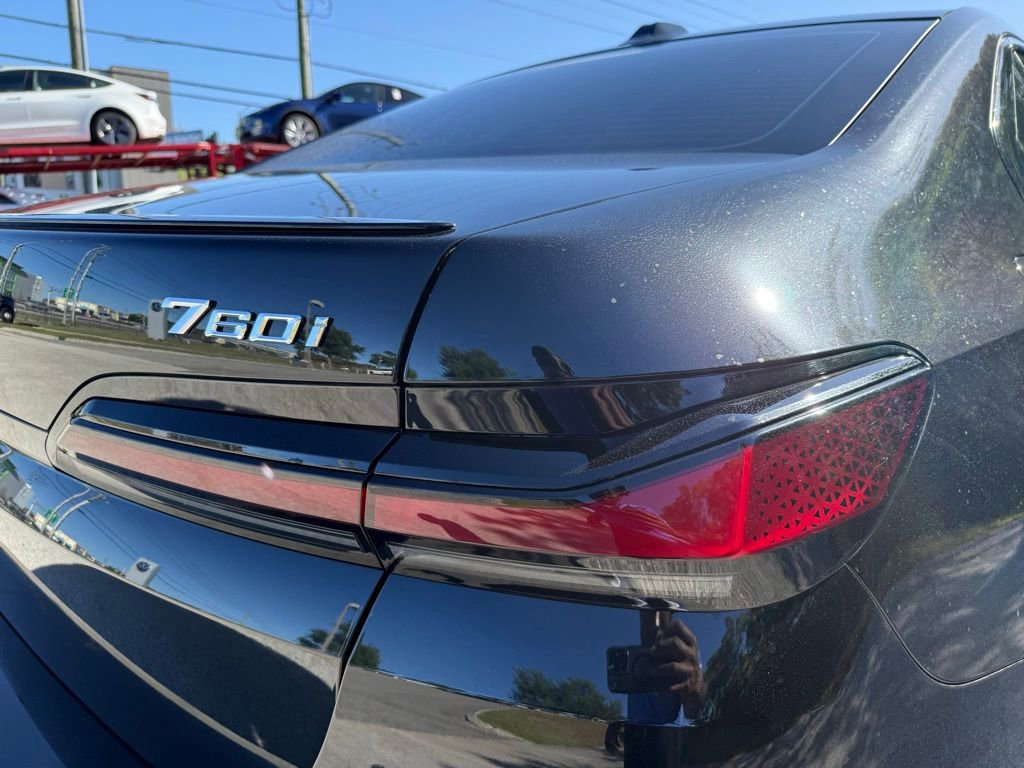 Used 2023 BMW 760i xDrive w/ Executive Package image 11