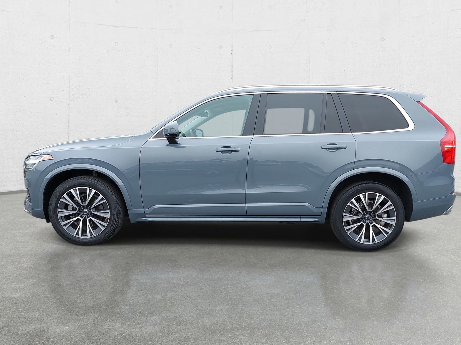 Used 2021 Volvo XC90 T5 Momentum w/ Protection Package Premier AWD/4WD image 8