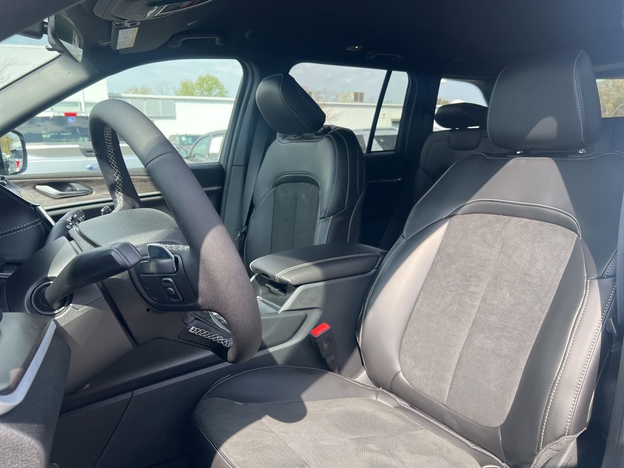 New 2026 Jeep Grand Cherokee Altitude AWD/4WD image 14