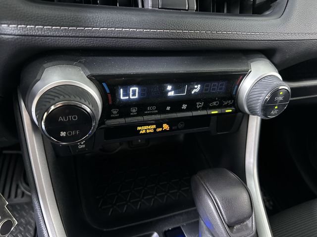 Used 2021 Toyota RAV4 LE AWD/4WD image 17